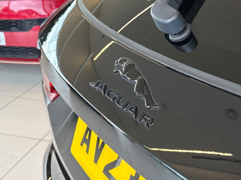 2023 (23) JAGUAR F-PACE 2.0 D200 R-Dynamic SE Black 5dr Auto AWD 5767581