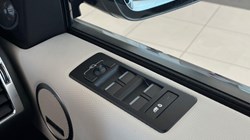 2023 (23) LAND ROVER DISCOVERY 3.0 D300 R-Dynamic HSE 5dr Auto 5770440