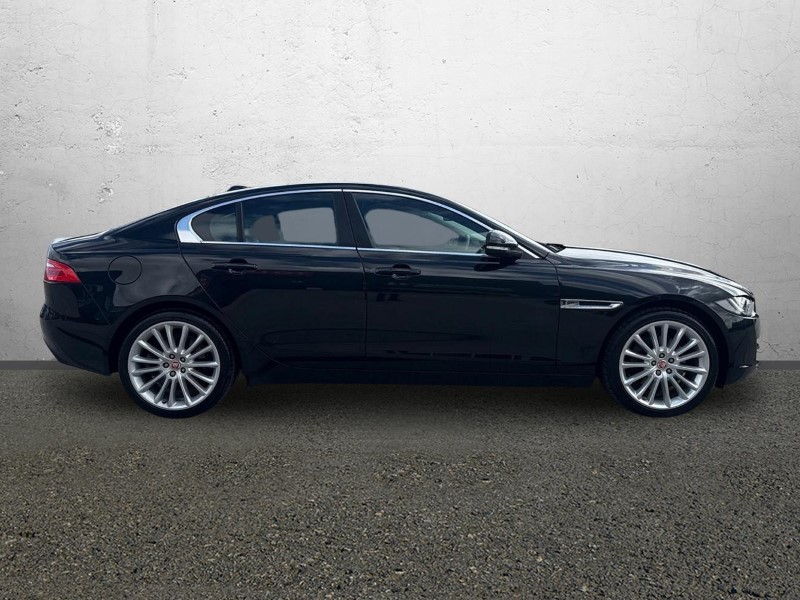 2017 (67) JAGUAR XE 2.0d [240] Portfolio 4dr Auto AWD 5743117
