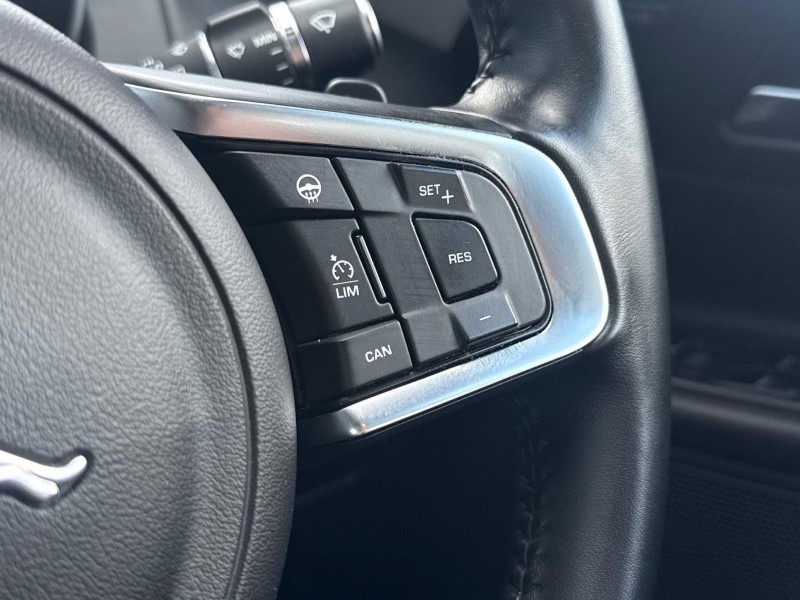 2017 (67) JAGUAR XE 2.0d [240] Portfolio 4dr Auto AWD 5743141