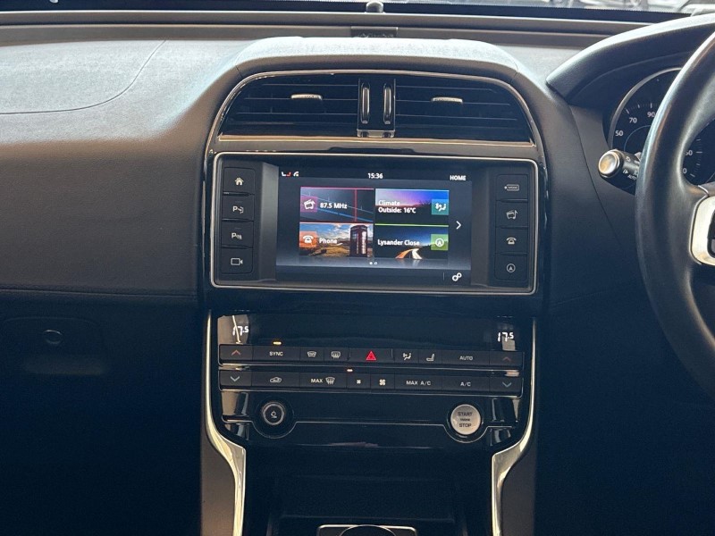 2017 (67) JAGUAR XE 2.0d [240] Portfolio 4dr Auto AWD 5743126