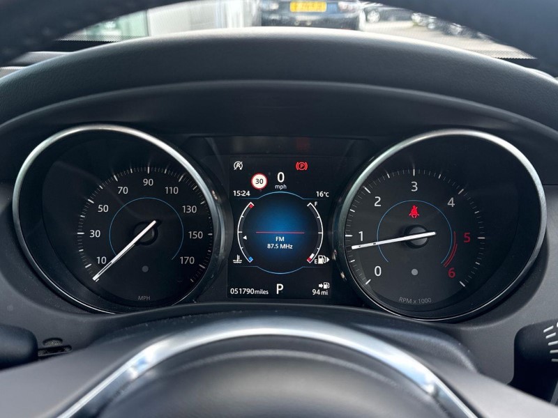 2017 (67) JAGUAR XE 2.0d [240] Portfolio 4dr Auto AWD 5743128