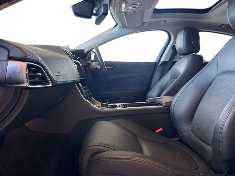 2017 (67) JAGUAR XE 2.0d [240] Portfolio 4dr Auto AWD 5743115