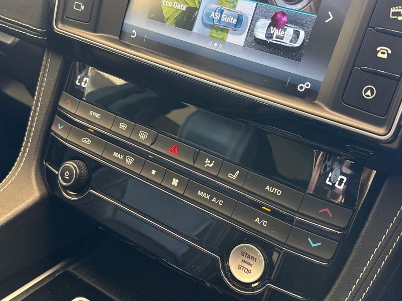 2018 (18) JAGUAR F-PACE 2.0d R-Sport 5dr Auto AWD 5753217