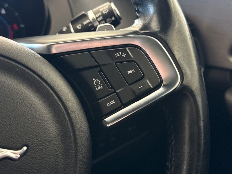 2018 (18) JAGUAR F-PACE 2.0d R-Sport 5dr Auto AWD 5753214