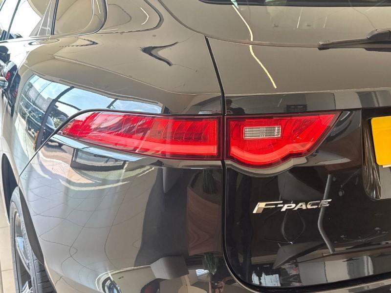 2018 (18) JAGUAR F-PACE 2.0d R-Sport 5dr Auto AWD 5753204