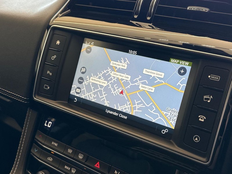 2018 (18) JAGUAR F-PACE 2.0d R-Sport 5dr Auto AWD 5753196
