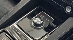2018 (18) JAGUAR F-PACE 2.0d R-Sport 5dr Auto AWD 5753198