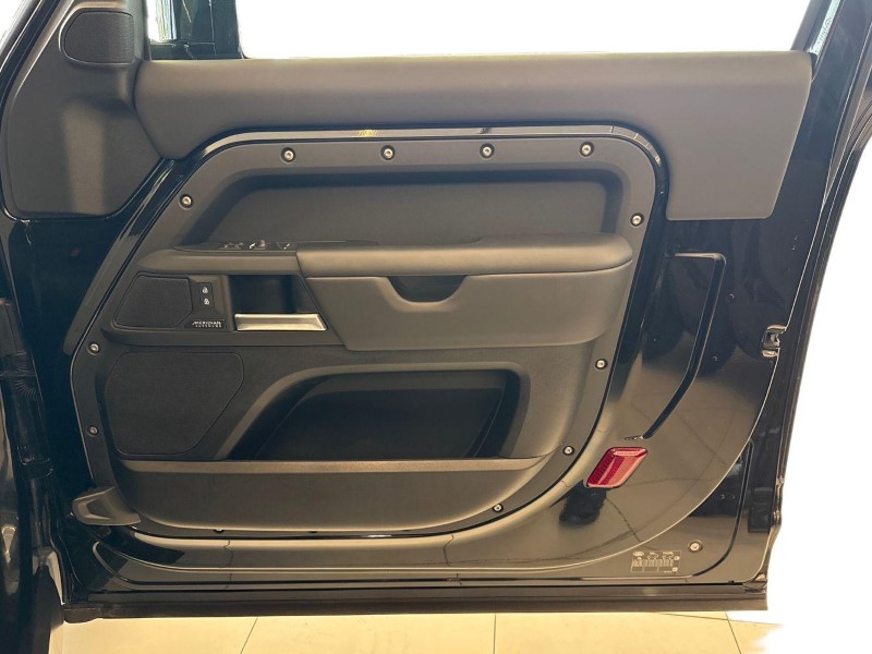 2025 (74) LAND ROVER DEFENDER 3.0 D350 X-Dynamic HSE 90 3dr Auto 5749413