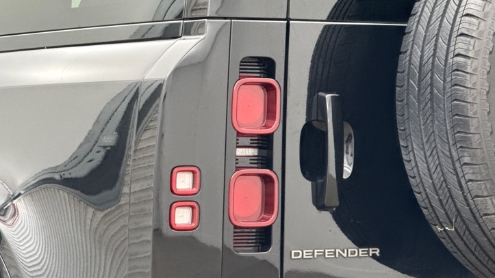 2025 (74) LAND ROVER DEFENDER 3.0 D350 X-Dynamic HSE 90 3dr Auto 5743111