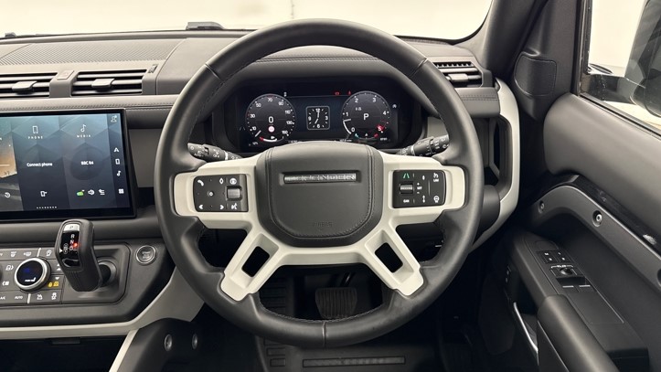 2025 (74) LAND ROVER DEFENDER 3.0 D350 X-Dynamic HSE 90 3dr Auto 5743107