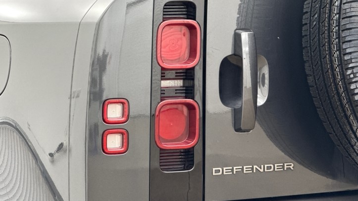 2025 (74) LAND ROVER DEFENDER 2.0 P300e X-Dynamic HSE 110 5dr Auto 5743204
