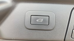 2025 (74) LAND ROVER RANGE ROVER VELAR 2.0 D200 MHEV Dynamic HSE 5dr Auto 5748050