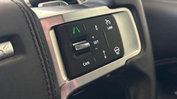 2023 (73) LAND ROVER DISCOVERY 3.0 D300 Metropolitan Edition 5dr Auto 5835809