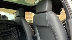 2025 (74) LAND ROVER RANGE ROVER EVOQUE 2.0 D200 Dynamic HSE 5dr Auto 5757346