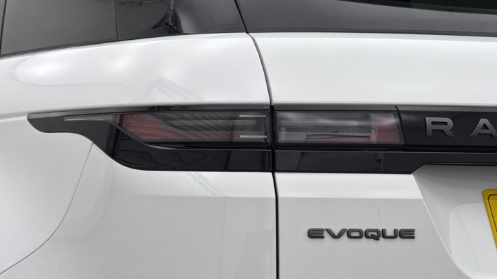 2025 (74) LAND ROVER RANGE ROVER EVOQUE 2.0 D200 Dynamic HSE 5dr Auto 5742972