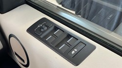 2024 (74) LAND ROVER DISCOVERY 3.0 D350 Dynamic HSE 5dr Auto 5748218
