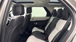 2024 (74) LAND ROVER DISCOVERY 3.0 D350 Dynamic HSE 5dr Auto 5743357