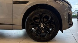 2024 (24) JAGUAR F-PACE 2.0 D200 R-Dynamic HSE Black 5dr Auto AWD 5762920