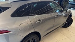 2024 (24) JAGUAR F-PACE 2.0 D200 R-Dynamic HSE Black 5dr Auto AWD 5762913