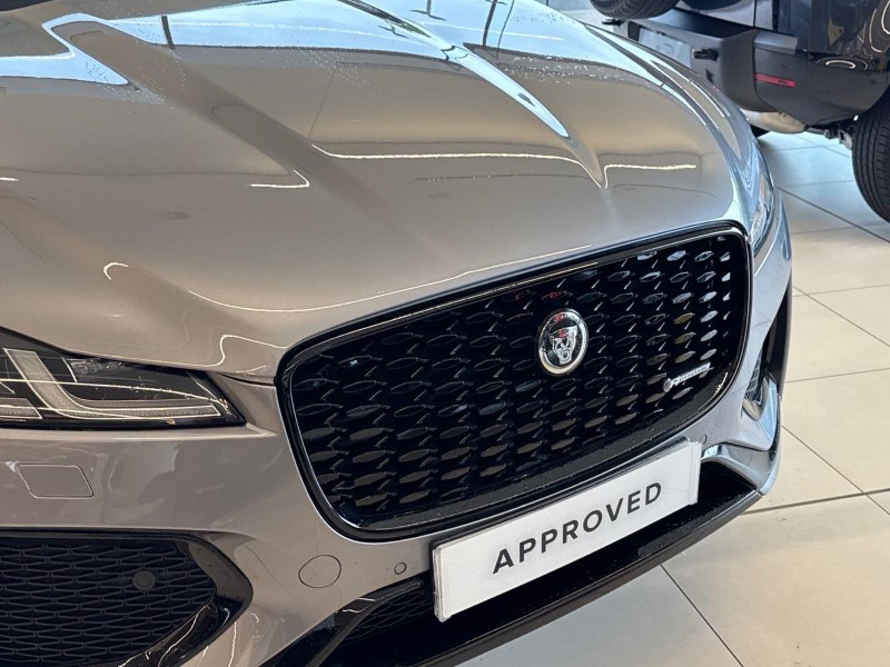 2024 (24) JAGUAR F-PACE 2.0 D200 R-Dynamic HSE Black 5dr Auto AWD 5762905