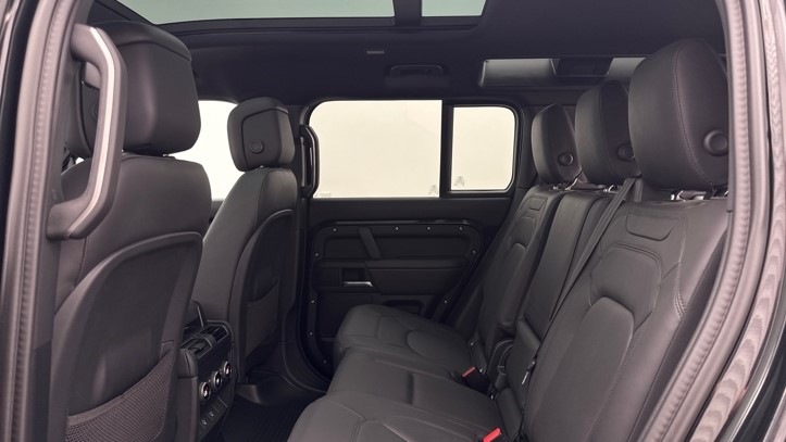 2025 (74) LAND ROVER DEFENDER 3.0 D350 X-Dynamic HSE 110 5dr Auto [7 Seat] 5743169