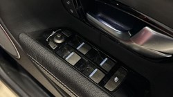2018 (68) LAND ROVER RANGE ROVER EVOQUE 2.0 TD4 Landmark 5dr 5773867