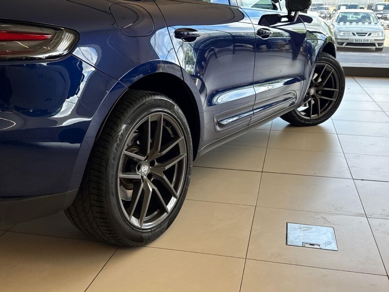 2023 (23) PORSCHE MACAN T 5dr PDK 5746348
