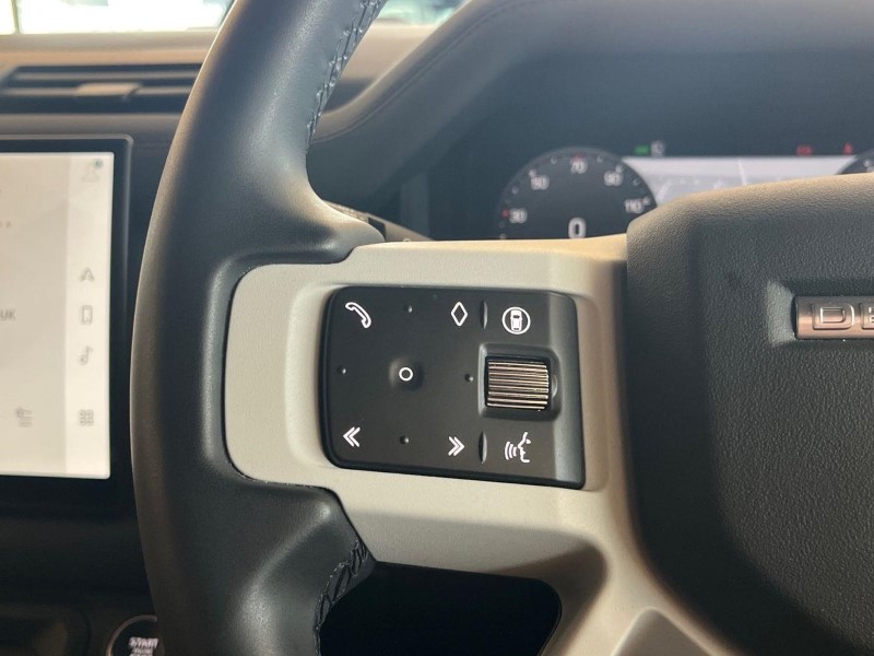 2025 (25) LAND ROVER DEFENDER 3.0 D250 X-Dynamic SE 90 3dr Auto 5804710