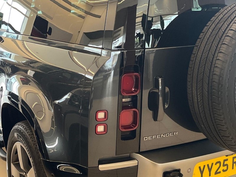 2025 (25) LAND ROVER DEFENDER 3.0 D250 X-Dynamic SE 90 3dr Auto 5804731