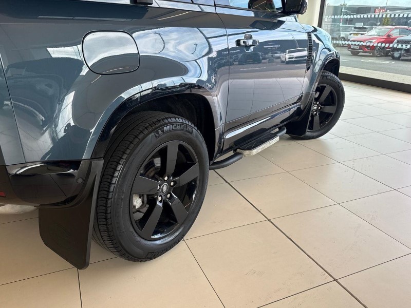 2024 (24) LAND ROVER DEFENDER 3.0 D250 X-Dynamic HSE 90 3dr Auto 5770921