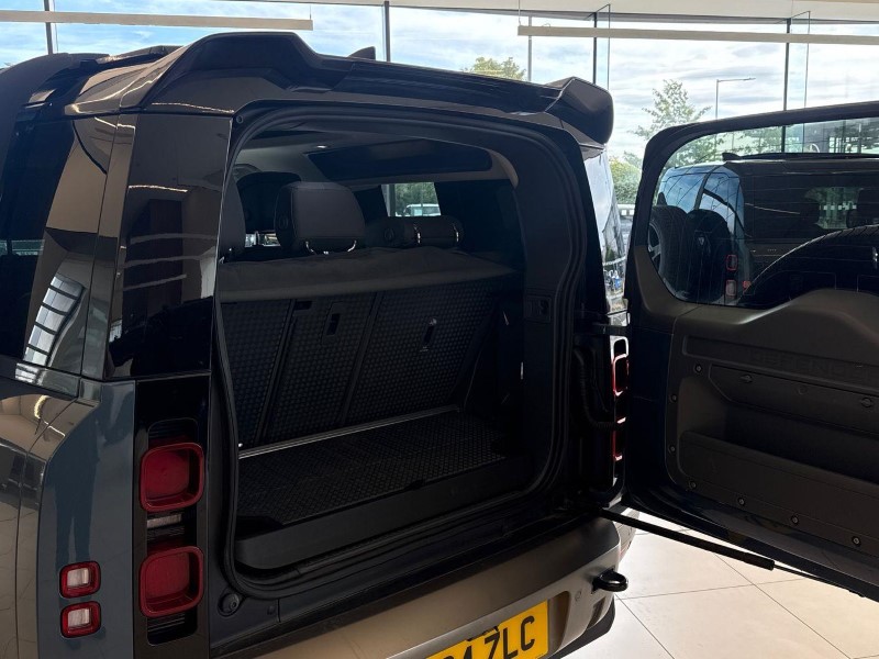 2024 (24) LAND ROVER DEFENDER 3.0 D250 X-Dynamic HSE 90 3dr Auto 5770913