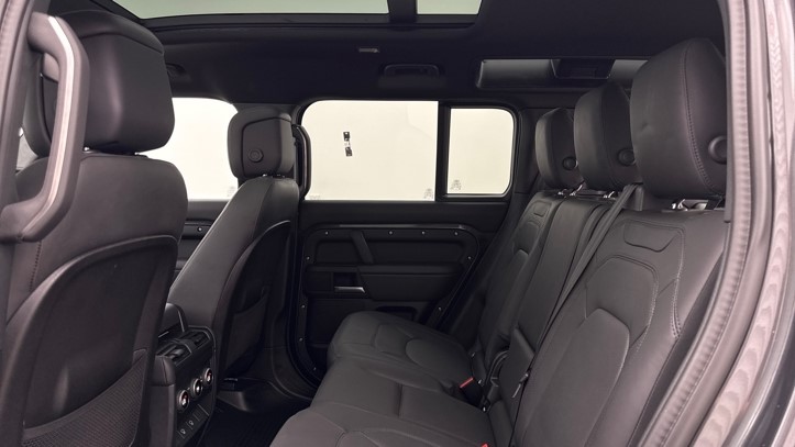 2025 (25) LAND ROVER DEFENDER 3.0 D350 X-Dynamic HSE 110 5dr Auto [7 Seat] 5743746