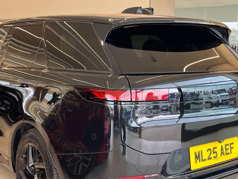 2025 (25) LAND ROVER RANGE ROVER SPORT 3.0 P460e Edition 5dr Auto 5767402