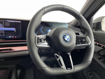  BMW 5 SERIES 550e xDrive M Sport Pro 4dr Auto [Tech PLUS/Comfort PLUS]