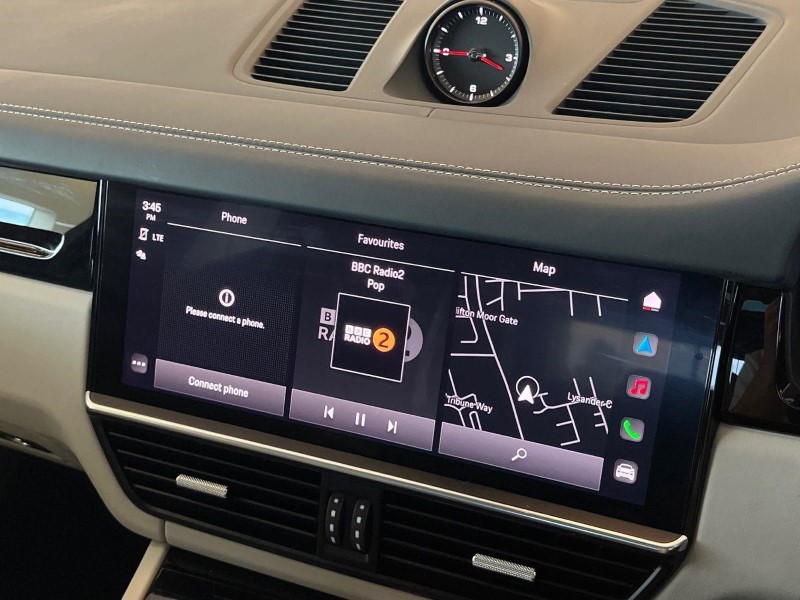 2022 (72) PORSCHE CAYENNE E-Hybrid Platinum Edition 5dr Tiptronic S 5755282