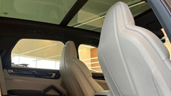 2022 (72) PORSCHE CAYENNE E-Hybrid Platinum Edition 5dr Tiptronic S 5755310
