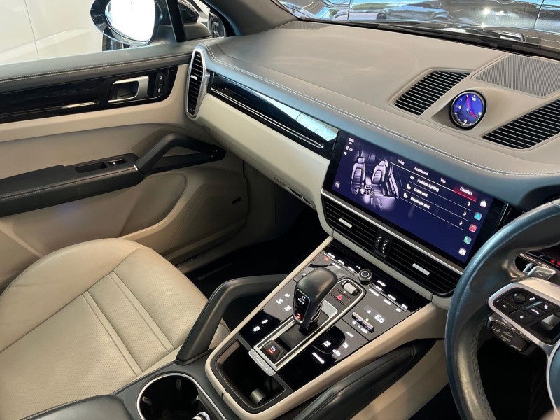 2022 (72) PORSCHE CAYENNE E-Hybrid Platinum Edition 5dr Tiptronic S 5755313