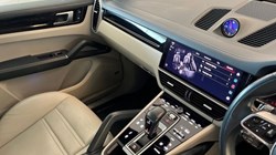 2022 (72) PORSCHE CAYENNE E-Hybrid Platinum Edition 5dr Tiptronic S 5755313