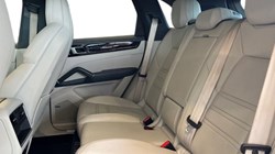 2022 (72) PORSCHE CAYENNE E-Hybrid Platinum Edition 5dr Tiptronic S 5755257