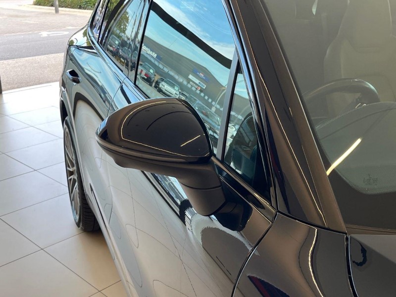2022 (72) PORSCHE CAYENNE E-Hybrid Platinum Edition 5dr Tiptronic S 5755304