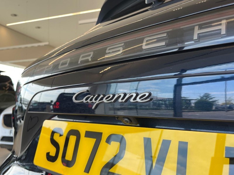 2022 (72) PORSCHE CAYENNE E-Hybrid Platinum Edition 5dr Tiptronic S 5755300