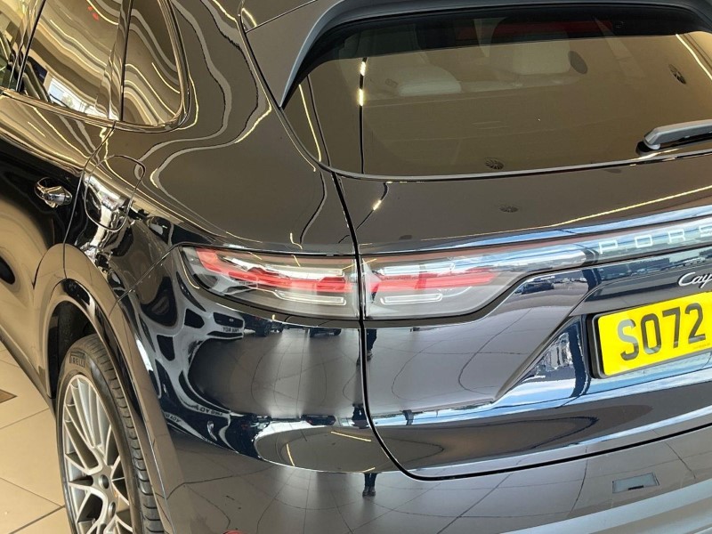 2022 (72) PORSCHE CAYENNE E-Hybrid Platinum Edition 5dr Tiptronic S 5755272