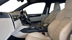 2022 (72) PORSCHE CAYENNE E-Hybrid Platinum Edition 5dr Tiptronic S 5755256