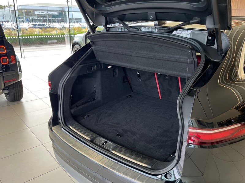 2022 (22) JAGUAR F-PACE 2.0 D200 R-Dynamic SE 5dr Auto AWD 5776883