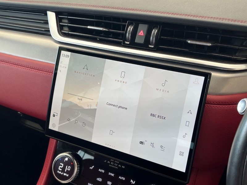 2022 (22) JAGUAR F-PACE 2.0 D200 R-Dynamic SE 5dr Auto AWD 5776873