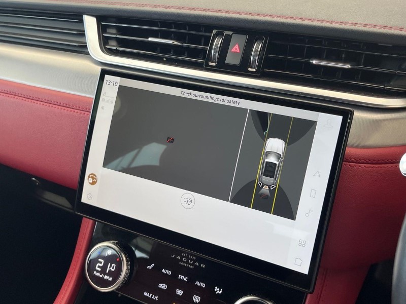 2022 (22) JAGUAR F-PACE 2.0 D200 R-Dynamic SE 5dr Auto AWD 5776875