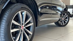 2022 (22) JAGUAR F-PACE 2.0 D200 R-Dynamic SE 5dr Auto AWD 5776891