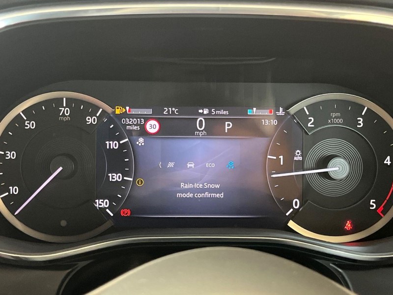 2022 (22) JAGUAR F-PACE 2.0 D200 R-Dynamic SE 5dr Auto AWD 5776878
