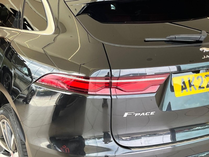 2022 (22) JAGUAR F-PACE 2.0 D200 R-Dynamic SE 5dr Auto AWD 5776863